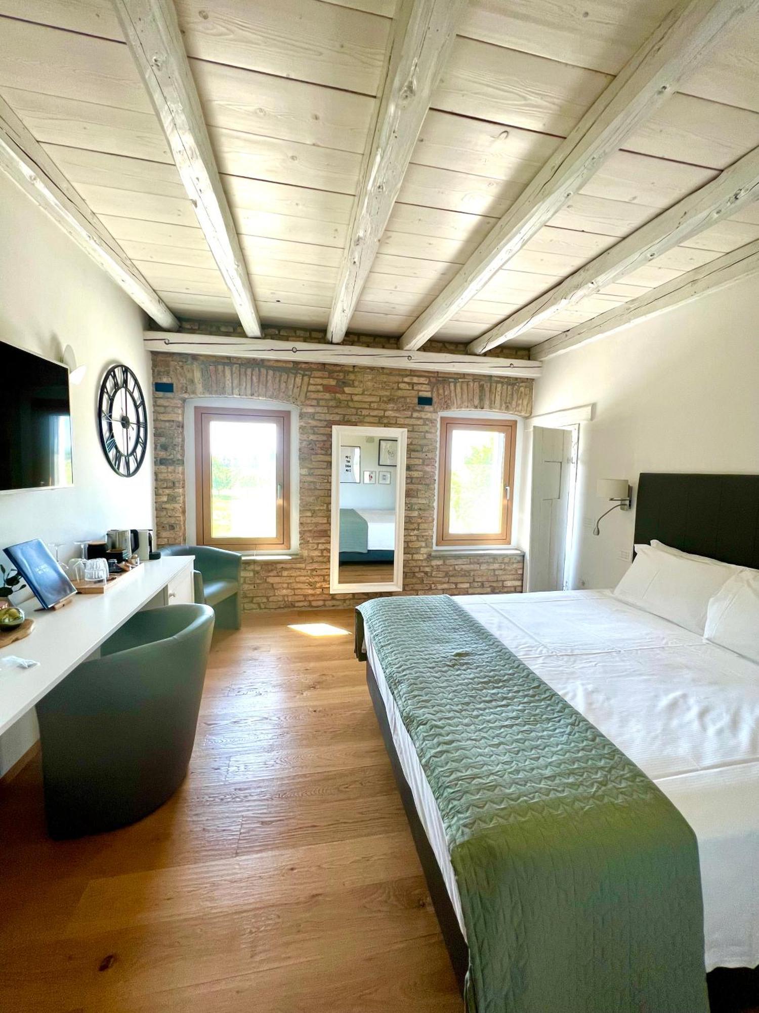 B&B La Corte Dei Vizi Clauiano ภายนอก รูปภาพ